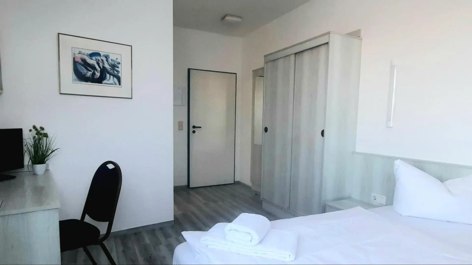 Central-Hotel Tegel Berlin 2*,