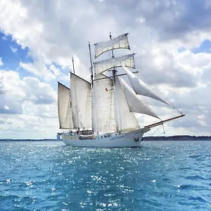 https://segelschiff-mare-frisium.hamburg-hotels-de.com