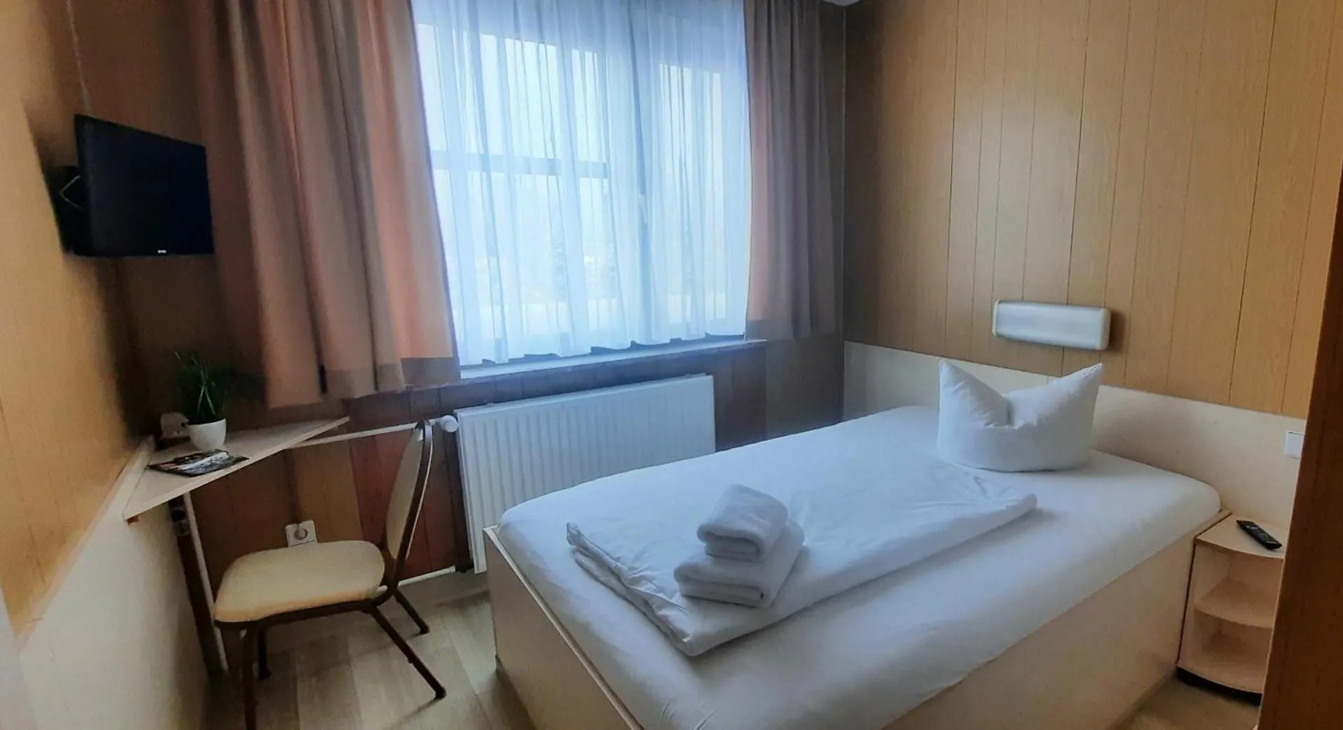 Central-Hotel Tegel Berlin 2*,  Niemcy