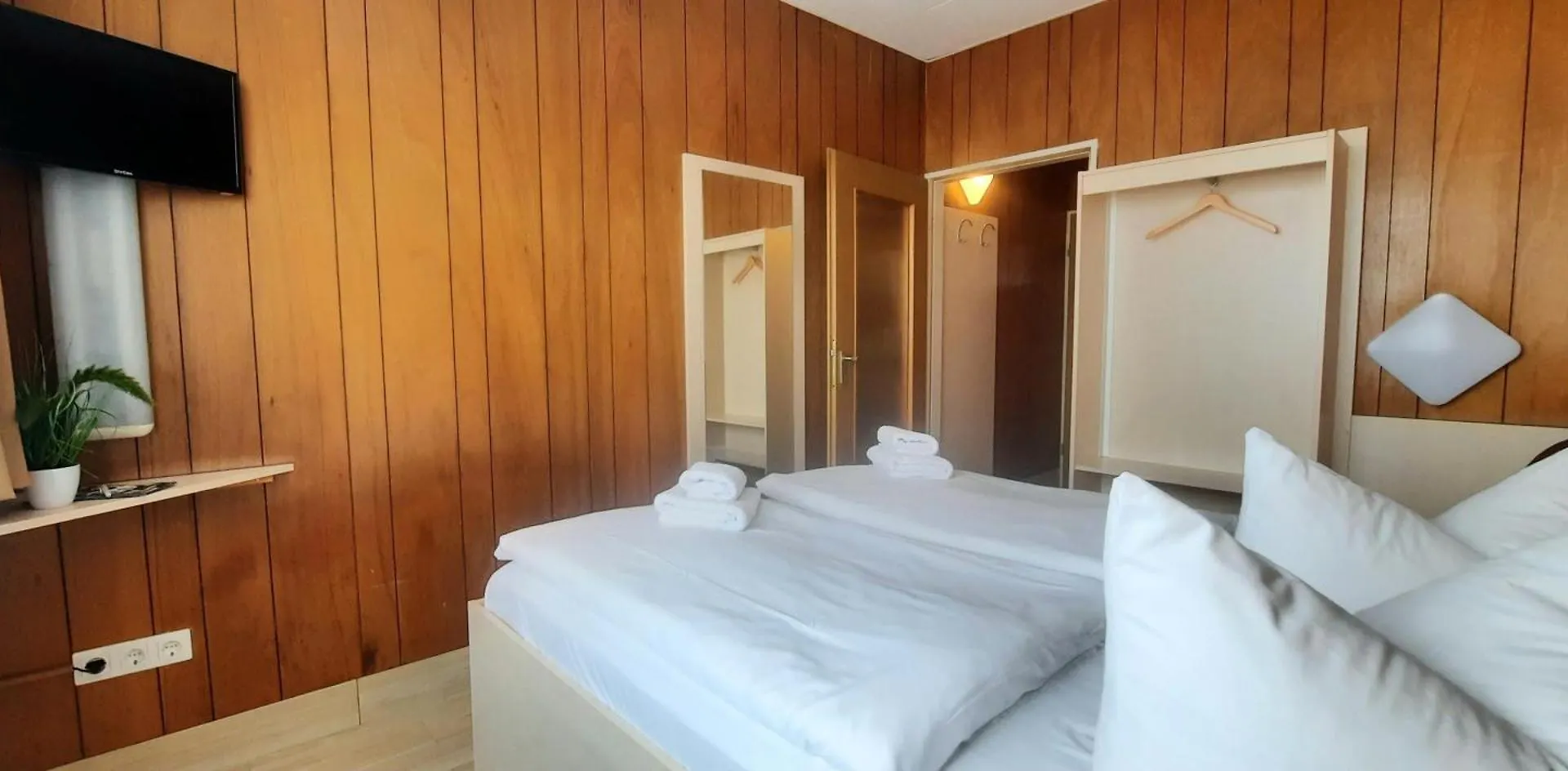 Central-Hotel Tegel Berlin 2*,