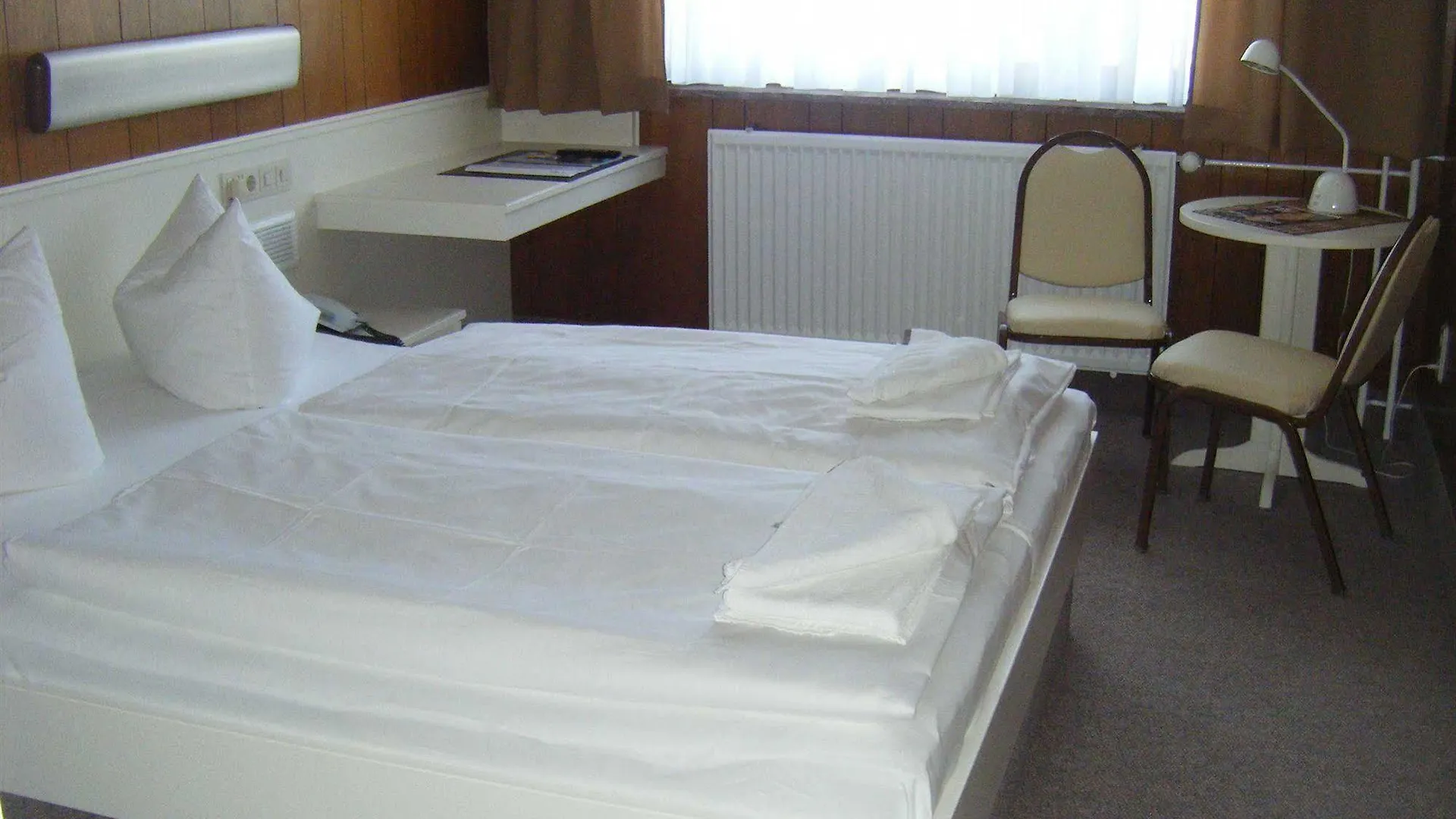 Central-Hotel Tegel Berlin 2*,