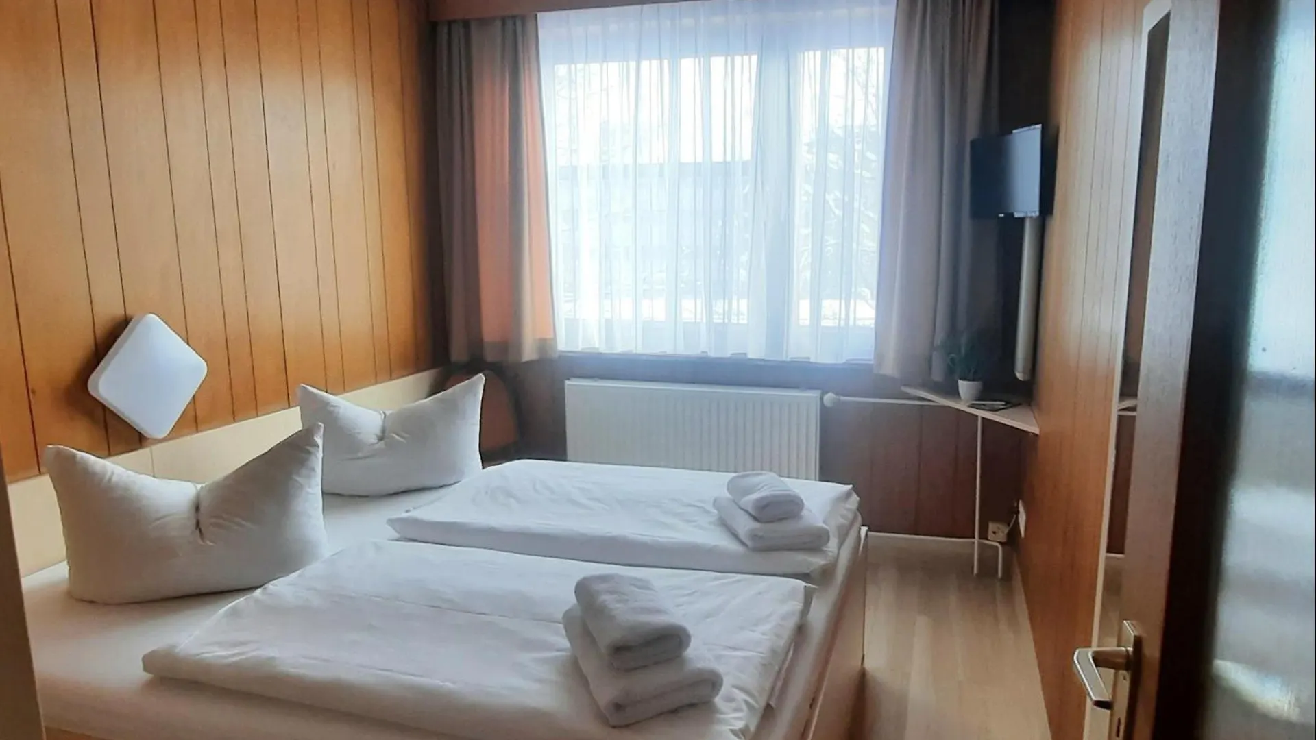 Central-Hotel Tegel Berlin 2*,  Germany